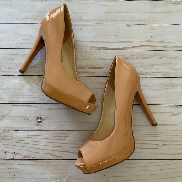 Guess nwt patent pumps - Picture 3 of 8